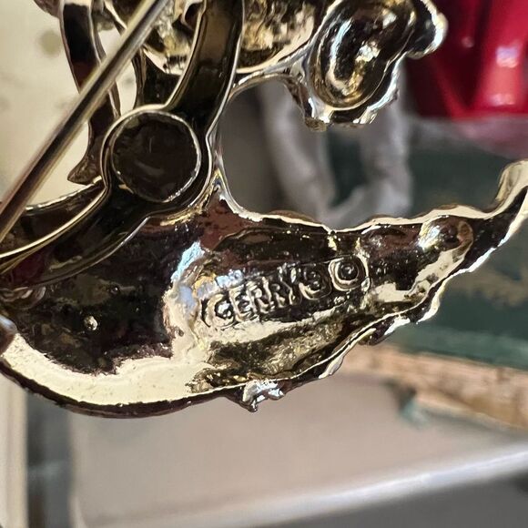 Vintage Gold Tone Signed Gerry's Poodle Pin Brooch - Picture 3 of 5